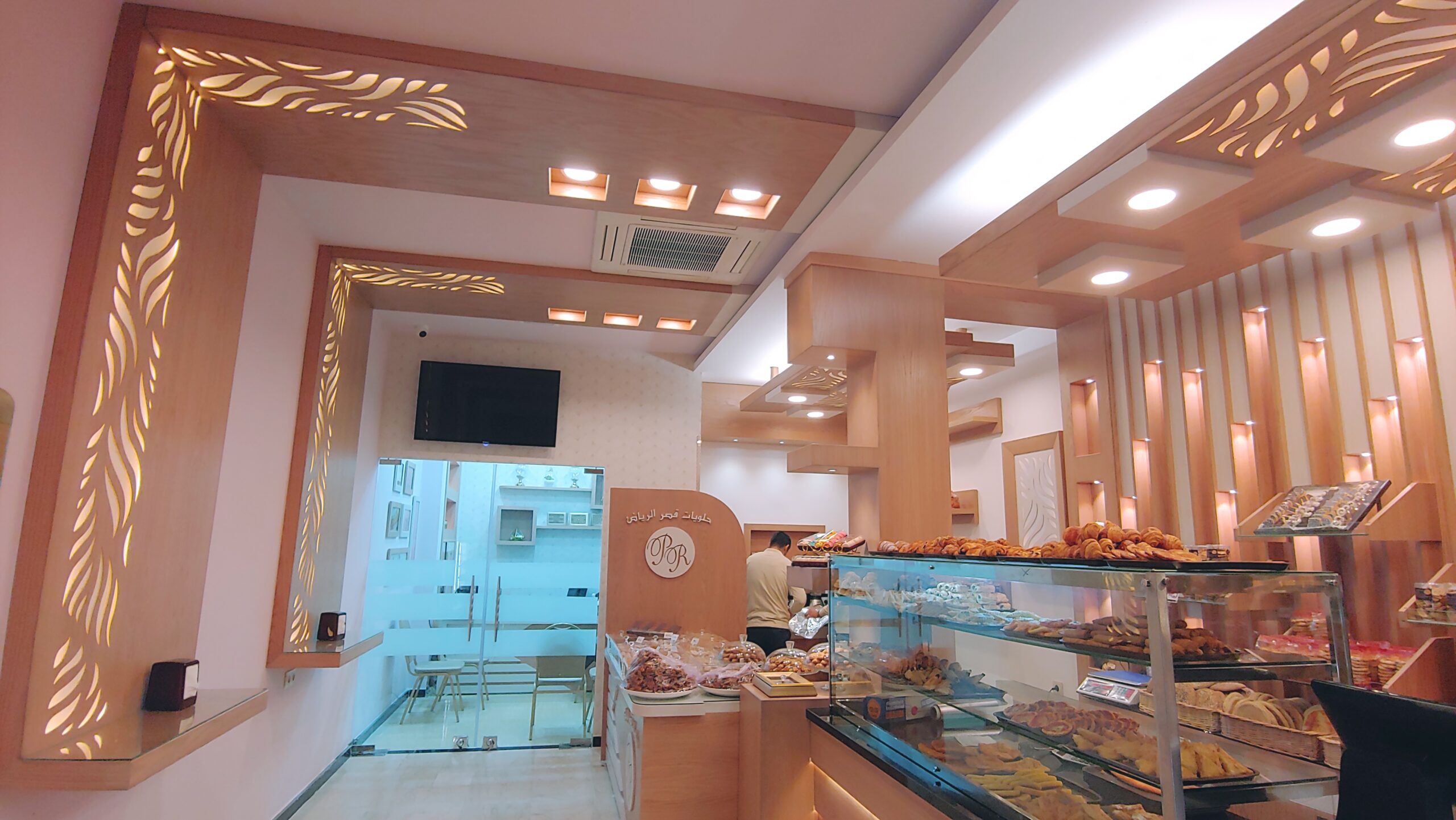 Pâtisserie Riyad Pâtisserie Riyad Salons marocains Salles à manger Pergolas Portes Cuisine Hôtels, restaurants & locaux commerciaux